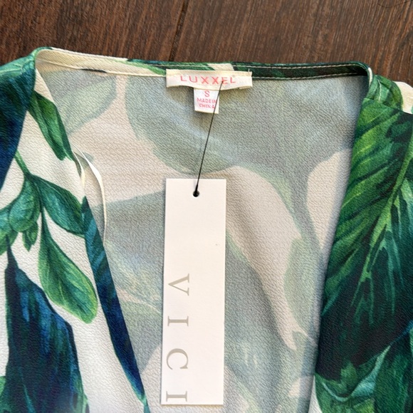 NEW Luxxel Ruffle Tie Romper Size S - Picture 2 of 8